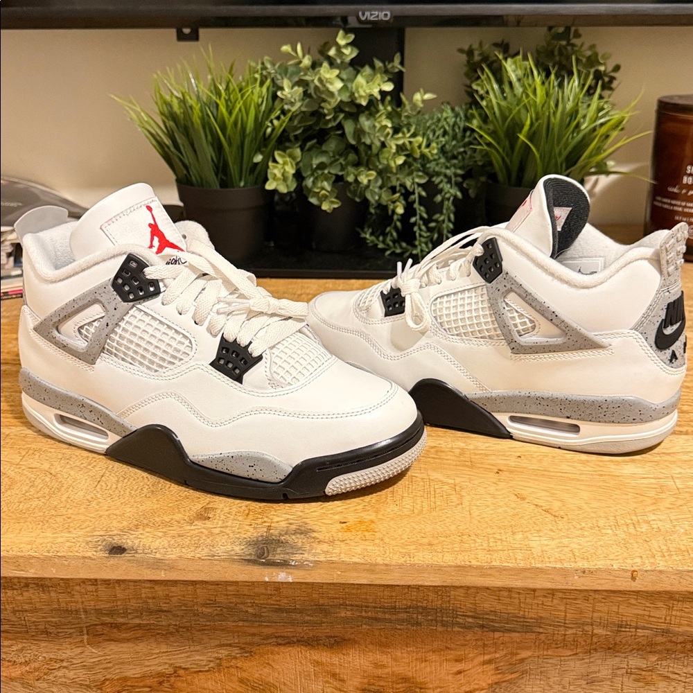 Air Jordan 4 Retro OG ‘White Cement’